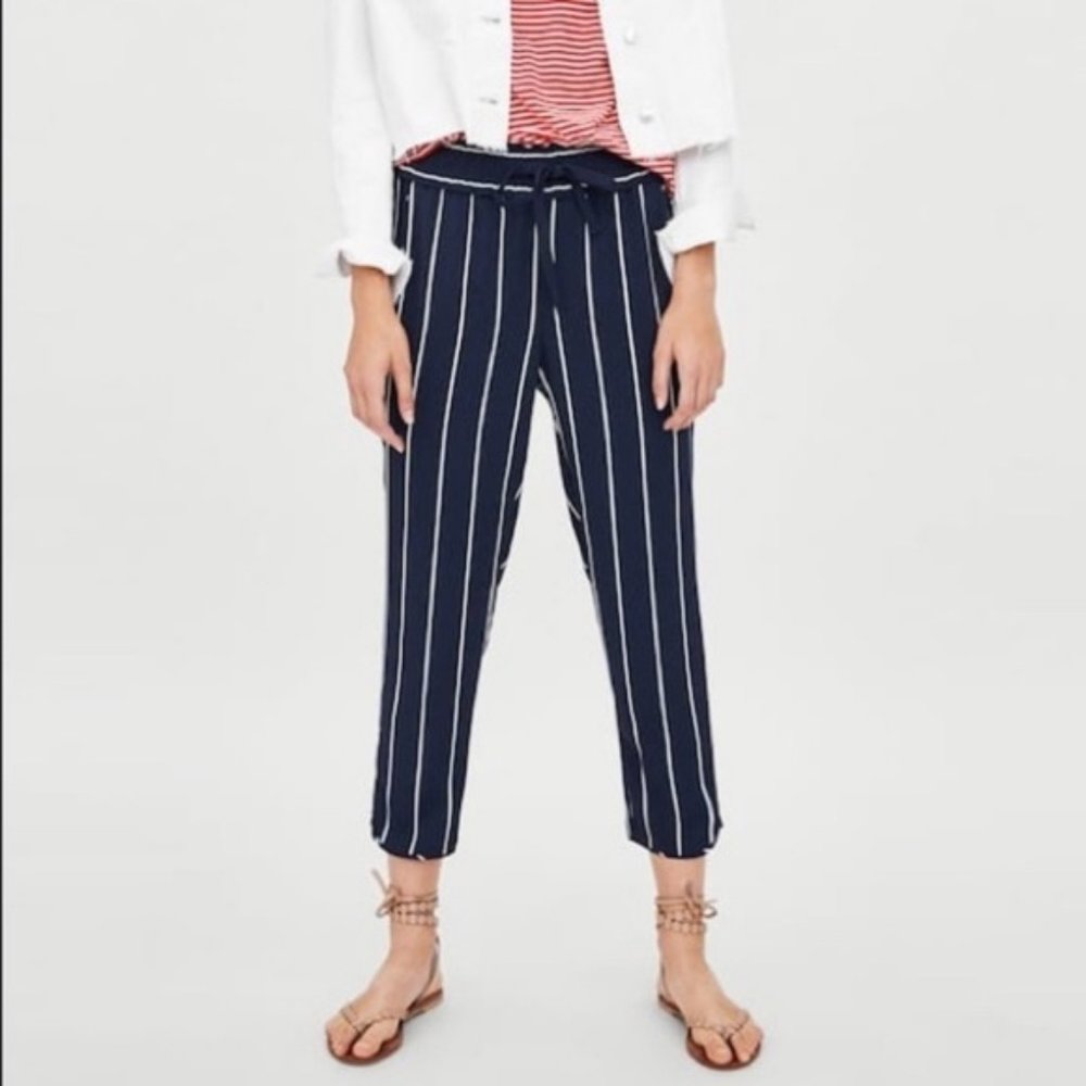 Zara Navy White Pinstripe Cropped Pants - P4